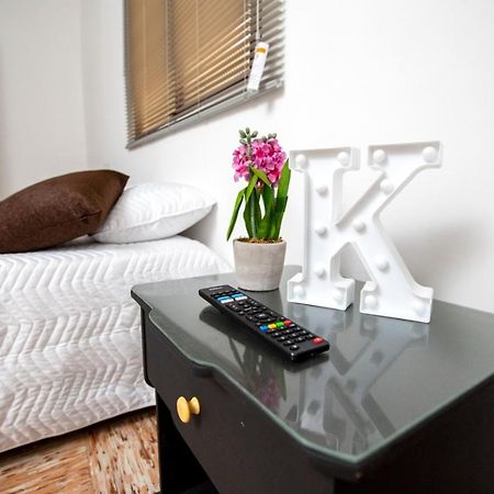 Komodo Alojamiento- Hostal Autoservicio, Ubicado Cerca Al Centro Historico - Bano Privado, Wifi , Cama 2X2 Y Agua Caliente Y Cocina Compartida Popayan Kültér fotó