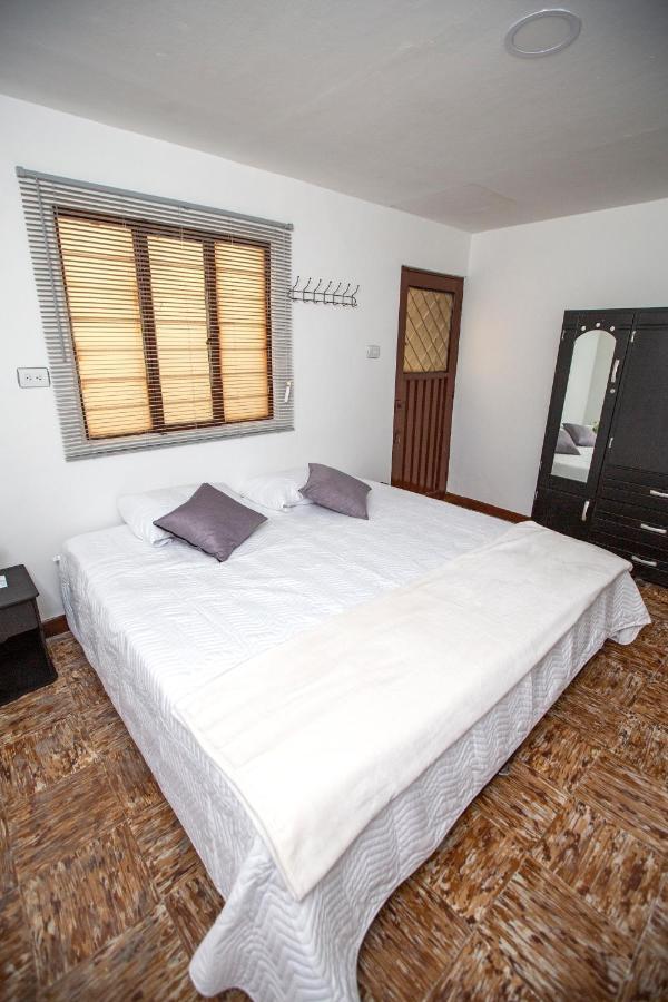 Komodo Alojamiento- Hostal Autoservicio, Ubicado Cerca Al Centro Historico - Bano Privado, Wifi , Cama 2X2 Y Agua Caliente Y Cocina Compartida Popayan Kültér fotó
