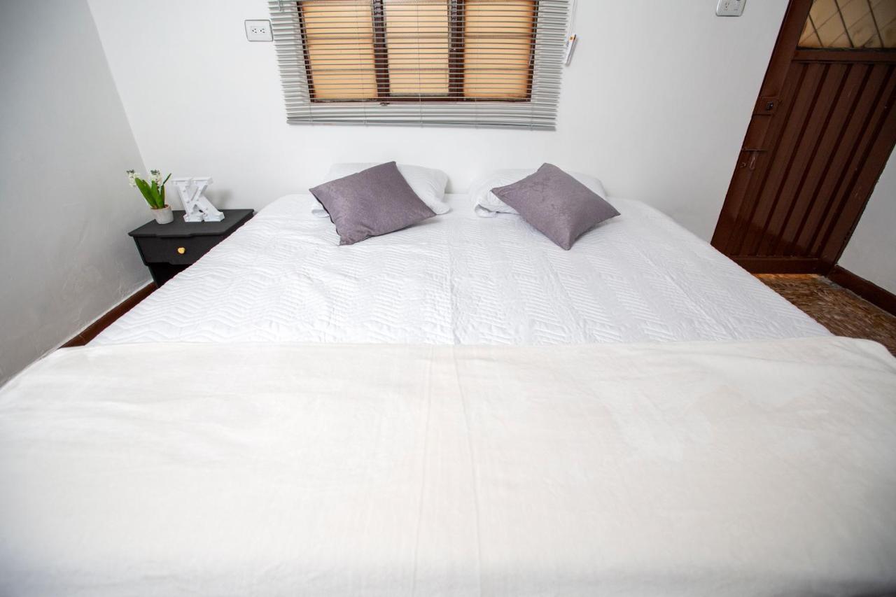 Komodo Alojamiento- Hostal Autoservicio, Ubicado Cerca Al Centro Historico - Bano Privado, Wifi , Cama 2X2 Y Agua Caliente Y Cocina Compartida Popayan Kültér fotó