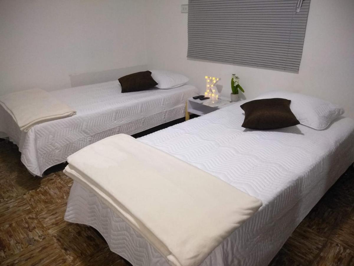 Komodo Alojamiento- Hostal Autoservicio, Ubicado Cerca Al Centro Historico - Bano Privado, Wifi , Cama 2X2 Y Agua Caliente Y Cocina Compartida Popayan Kültér fotó