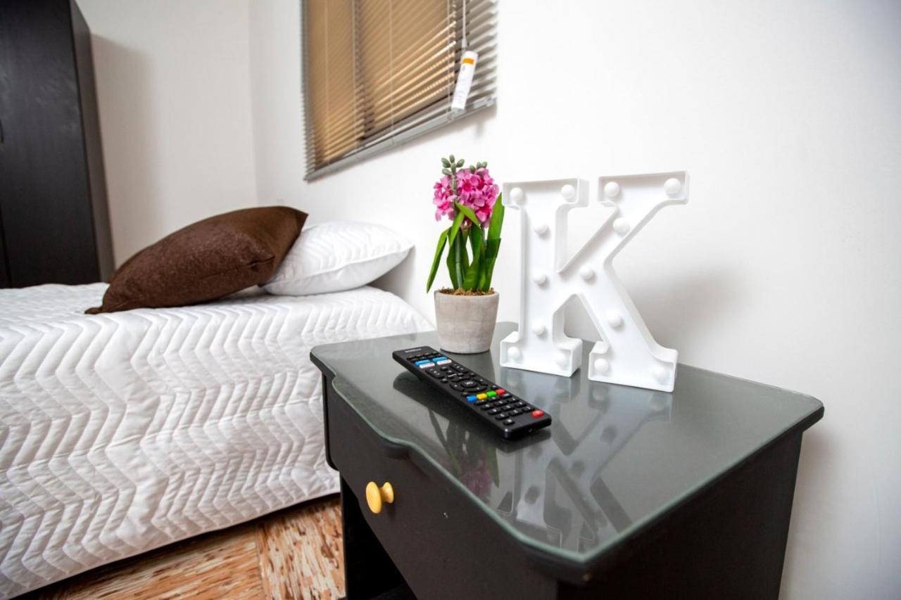 Komodo Alojamiento- Hostal Autoservicio, Ubicado Cerca Al Centro Historico - Bano Privado, Wifi , Cama 2X2 Y Agua Caliente Y Cocina Compartida Popayan Kültér fotó