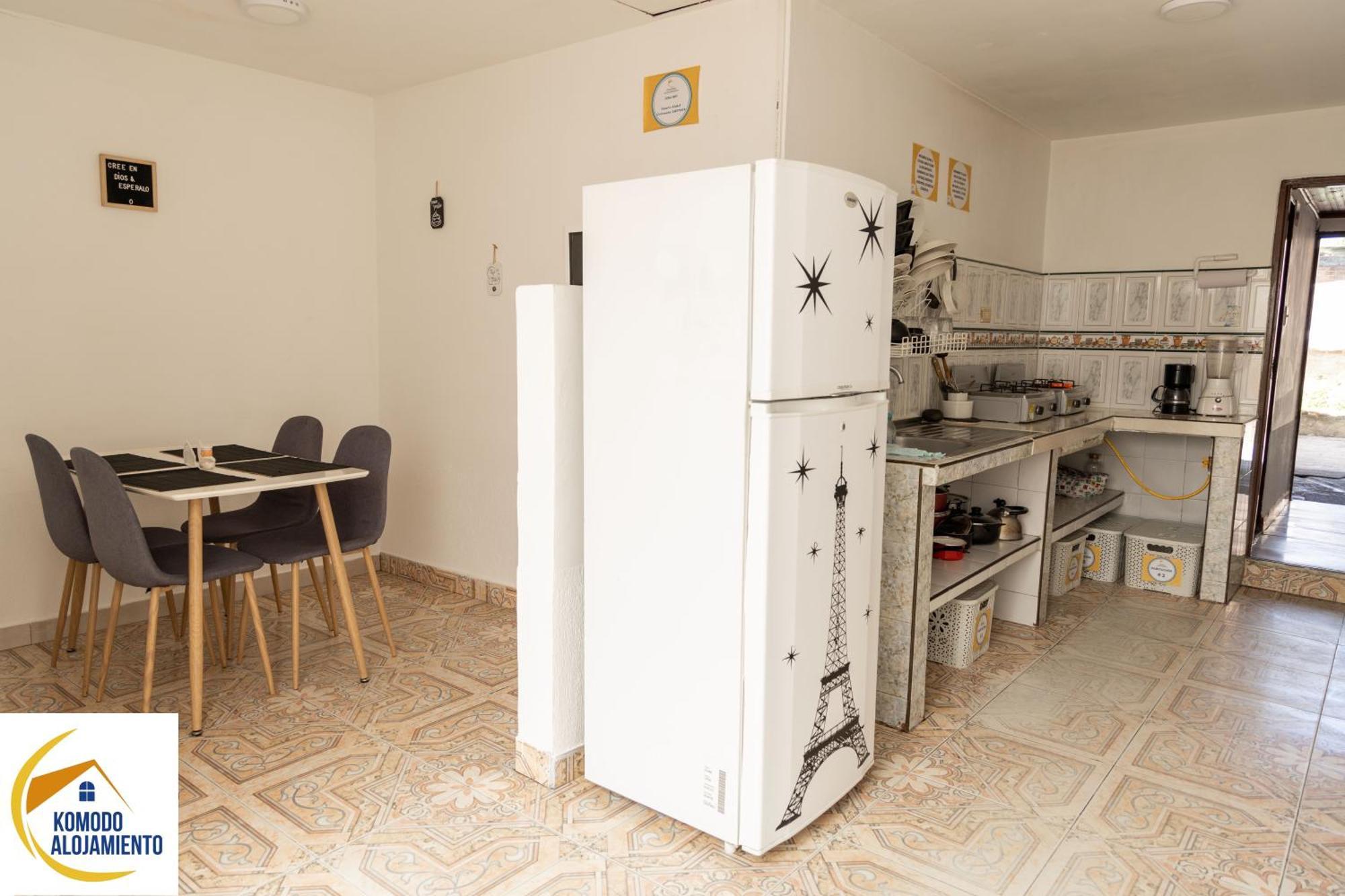 Komodo Alojamiento- Hostal Autoservicio, Ubicado Cerca Al Centro Historico - Bano Privado, Wifi , Cama 2X2 Y Agua Caliente Y Cocina Compartida Popayan Kültér fotó