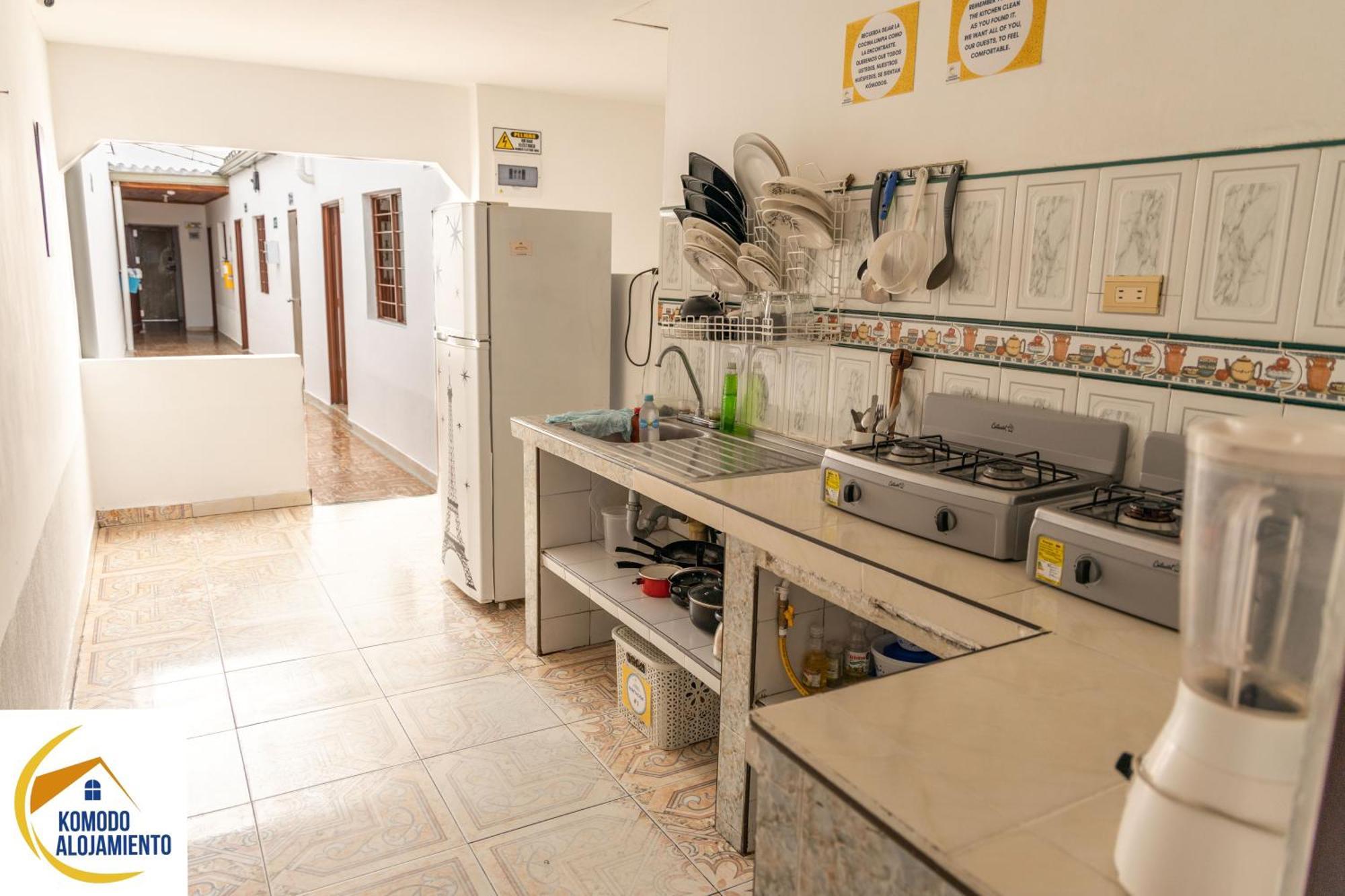 Komodo Alojamiento- Hostal Autoservicio, Ubicado Cerca Al Centro Historico - Bano Privado, Wifi , Cama 2X2 Y Agua Caliente Y Cocina Compartida Popayan Kültér fotó